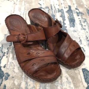 Ariat Leather Wedge Buckle Sandal Block Heel Slip On Womens 9B EUC